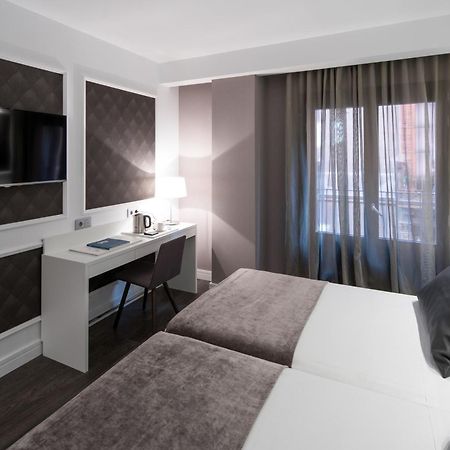 Catalonia Magdalenes Hotel Barcelona Bagian luar foto