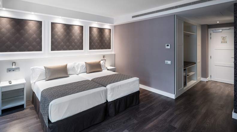 Catalonia Magdalenes Hotel Barcelona Bagian luar foto